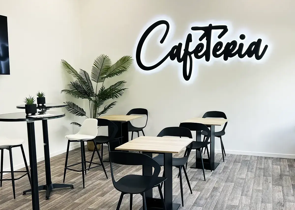 globe_formation_cafeteria_pic